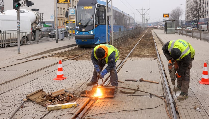 Naprawa torowiska przy ul. Legnickiej