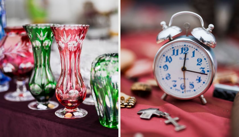 Po lewej: szklane wazony, po prawej: budzik