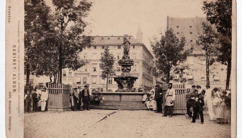 Historyczne zdjęcie rekonstruowanego Neptuna