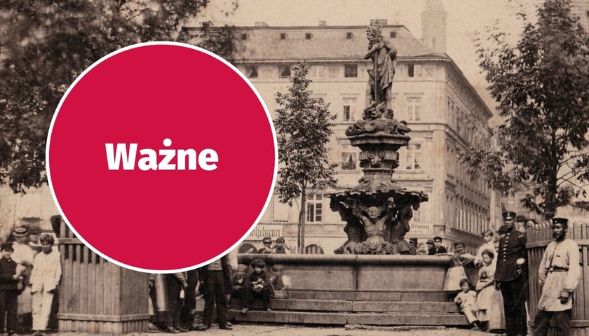 Historyczne zdjęcie rekonstruowanego Neptuna, napis ważne na czerwonym tle