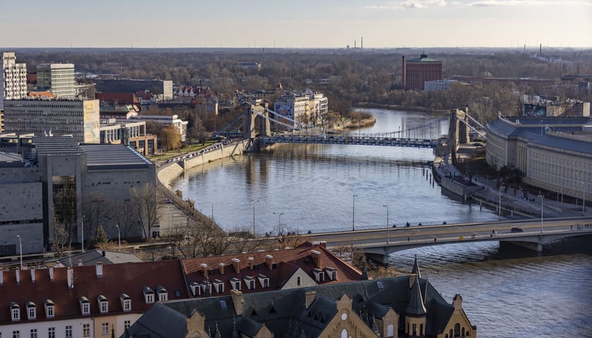 Odra we Wrocławiu, widok z wieży katedry. Zdjęcie ilustracyjne
