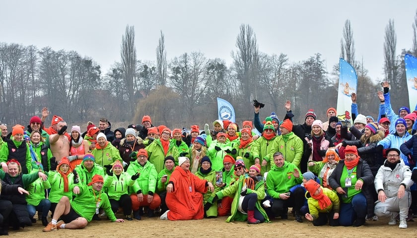 Wrocławskie Morsy grają z WOŚP. Kąpielisko Morskie Oko, 25.01.2026