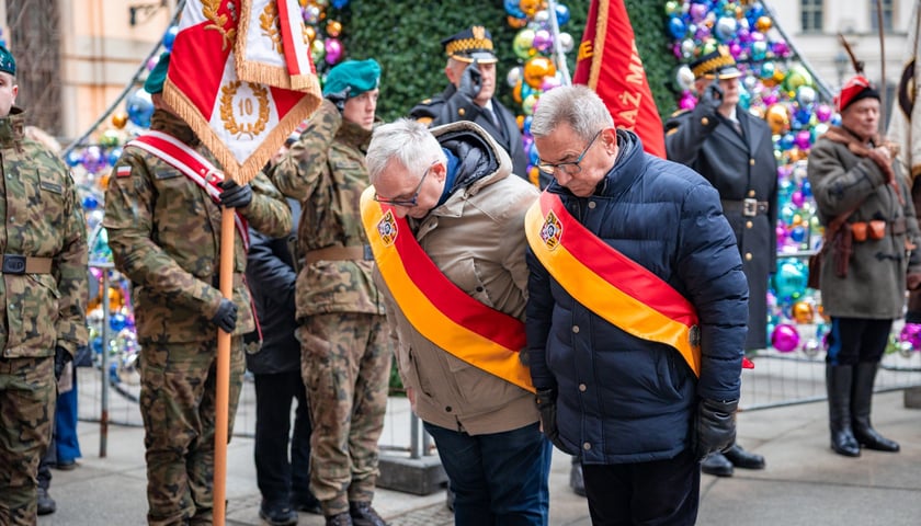 163. rocznica wybuchu powstania styczniowego, obchody pod gmachem UWr