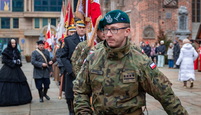 163. rocznica wybuchu powstania styczniowego, obchody pod gmachem UWr