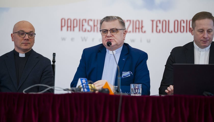 <p>ks. prof. dr hab. Sławomir Stasiak, rektor PWT&nbsp;</p>