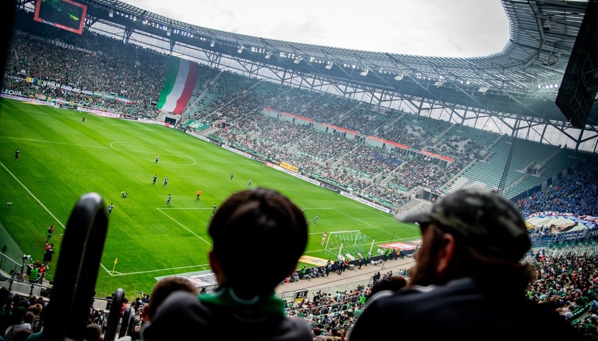 Kibice podczas meczu Śląska Wrocław na Tarczyński Arenie / zdjęcie ilustracyjne