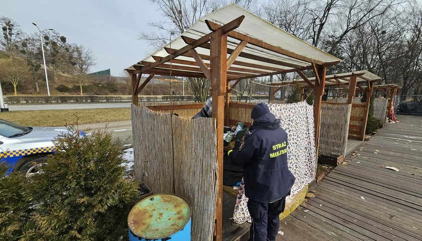 Jest zimno! Zwracajcie uwagę na osoby w kryzysie bezdomności ulicznej, 1 luty 2026 r.