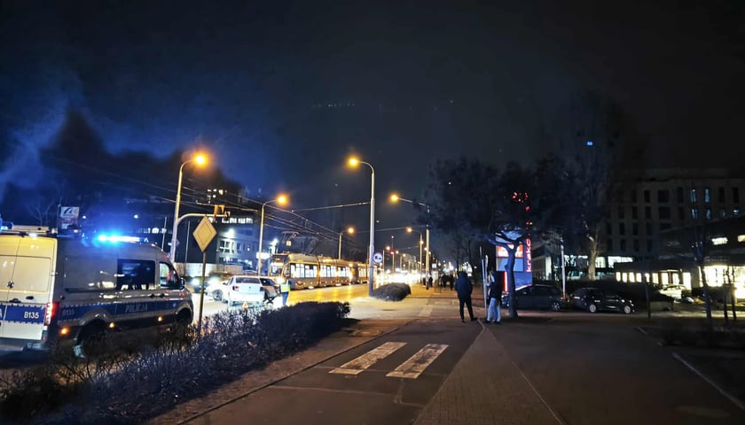 Wypadek na Krakowskiej. Korek i utrudnienia dla pasażer&oacute;w