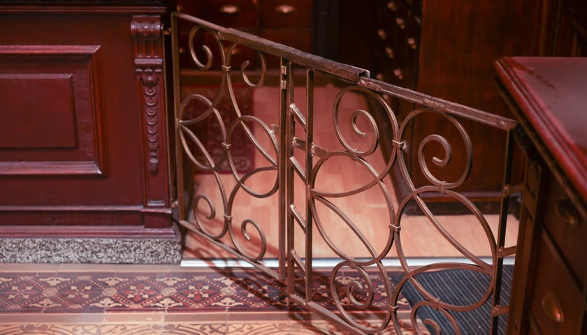 Apteka pod Słońcem we Wrocławiu. Piękne wnętrze zmieni właściciela