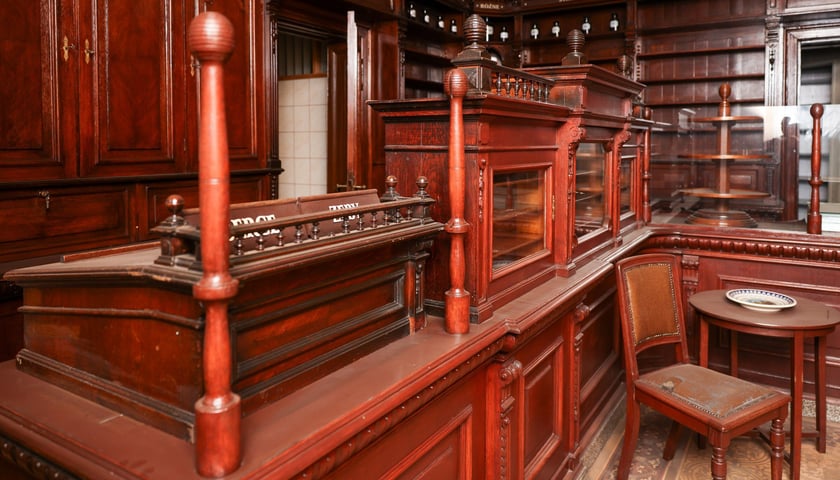 <p>Przyszły właściciel apteki będzie musiał się zastanowić, co zrobić z wnętrzem</p>