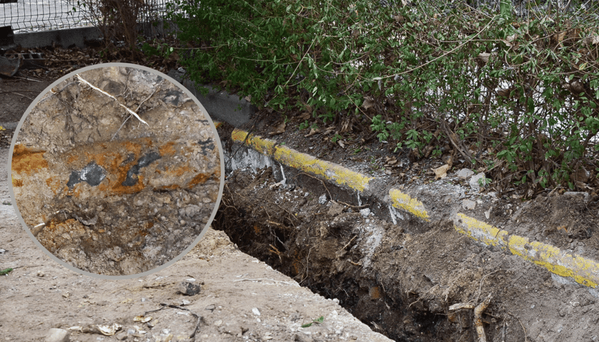 Obiekt, który wzięto za niewybuch (w kółku), w tle wykop