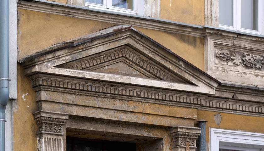 Kamienica Żeromskiego 5 przed remontem, luty 2026