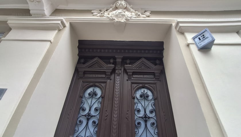 Kamienica przy ul. Kluczborskiej 12 we Wrocławiu po metamorfozie