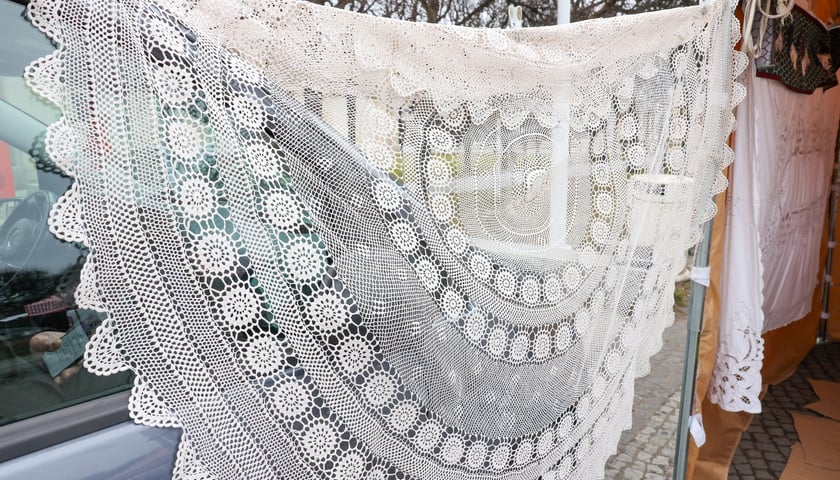 Giełda Staroci pod Iglicą przy Hali Stulecia we Wrocławiu 15 lutego 2026