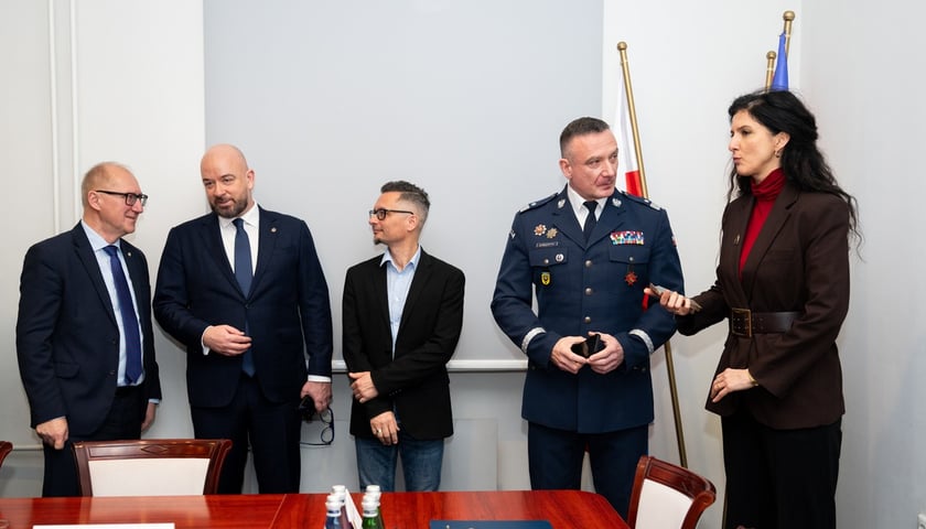 Podpisanie porozumienia  ws. budowy nowej komendy wojewódzkiej policji we Wrocławiu