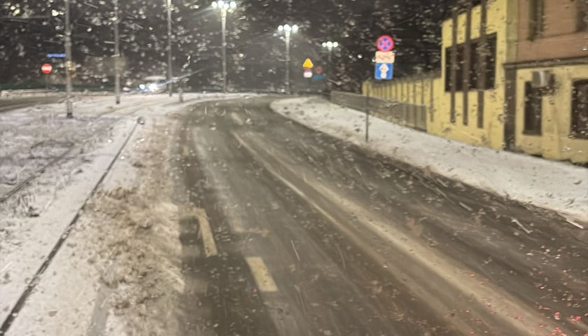 Akcja Zima we Wrocławiu - odśnieżanie i odladzanie z 17 na 18 lutego