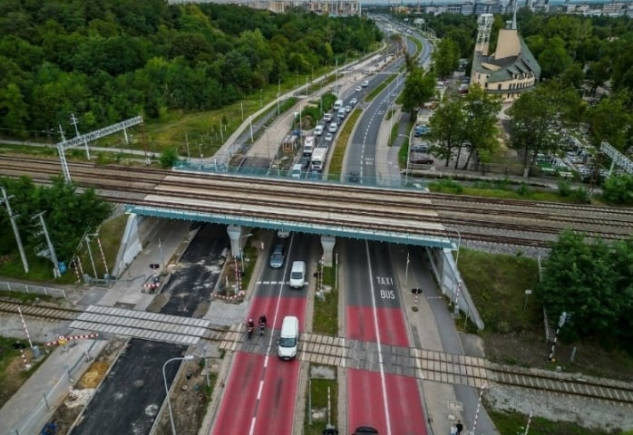 Podniesienie toru kolejowego linii nr 285 na terenie Wrocławia w celu likwidacji przejazdu kolejowo-drogowego w ciągu ul. Bardzkiej we Wrocławiu