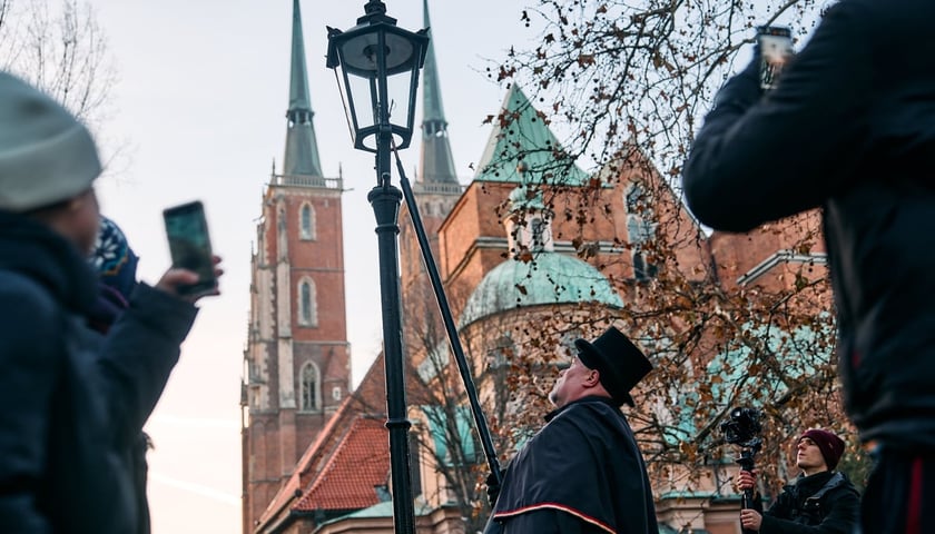 <p>Latarnik na Ostrowie Tumskim.</p>