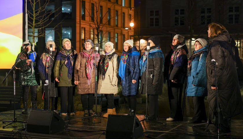Uroczystości w czwarą rocznicę wybuchu wojny w Ukrainie, na Pl. Nowy Targ we Wrocławiu