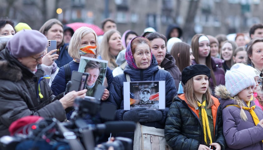 <p>Uroczystości w czwarą rocznicę wybuchu wojny w Ukrainie, na Pl. Nowy Targ we Wrocławiu</p>