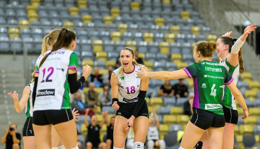 Siatkarki podczas meczu, zdjęcie ilustracyjne