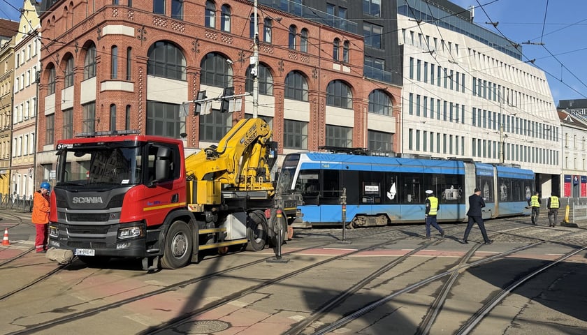 Wykolejenie tramwaju na Kazimierza Wielkiego i Ruskiej