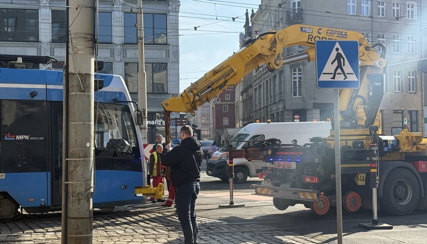 Wykolejenie tramwaju na Kazimierza Wielkiego i Ruskiej