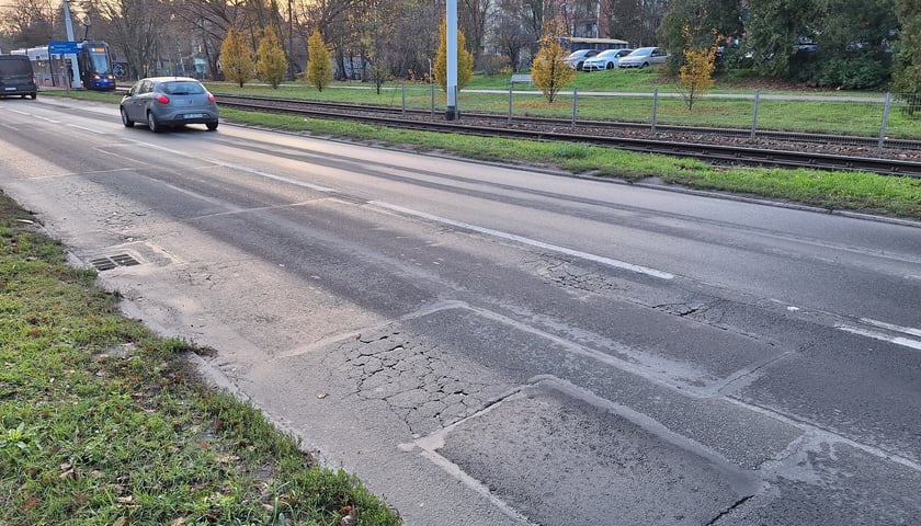 Odcinek ul. Grabiszyńskiej między Fiołkową a cmentarzem, który zostanie wyremontowany.