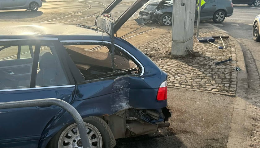 Wypadek przy skrzyżowaniu Bardzkiej i Armii Krajowej - 27 lutego