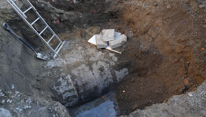 Usuwanie awarii ciepłowniczej przy ul. Lubuskiej. Wrocław, 28.02.2026