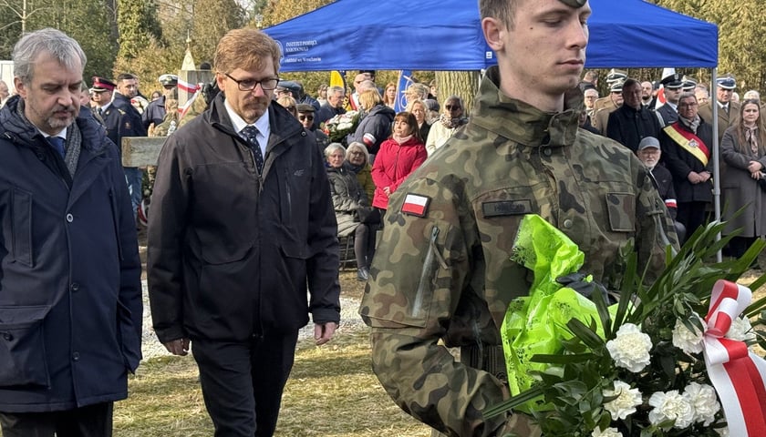 Obchody Narodowego Dnia Pamięci Żołnierzy Wyklętych na Cmentarzu Osobowickim przy Pomniku Ofiar Terroru Komunistycznego 1945–1956