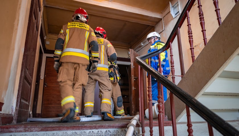 Interwencja strażaków w kamienicy przy Sępa-Szarzyńskiego