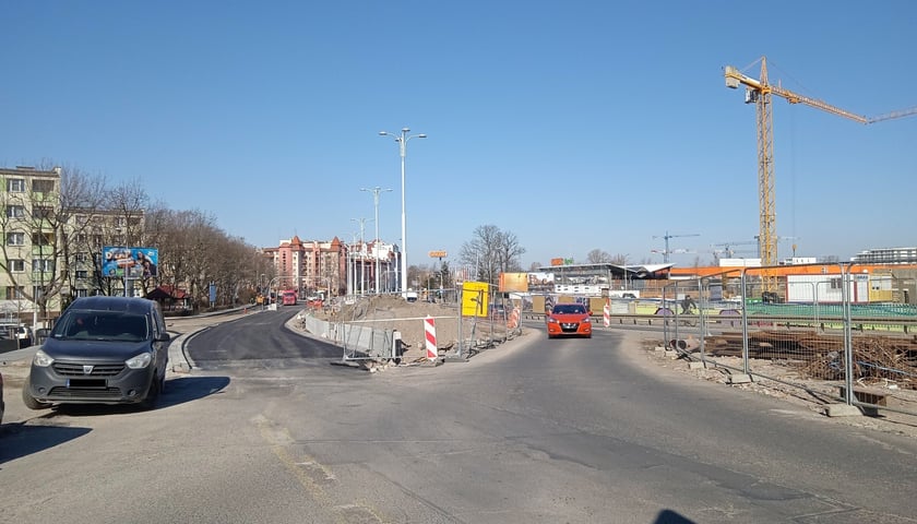 Samochody wrócą na jezdnię południową (z lewej strony)