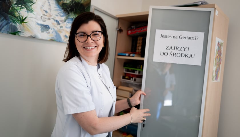 <p>&ndash; Chodzi o drobne nawyki i chęć brania udziału w przedsięwzięciach, realizowanie pasji i to już na wczesnym etapie &mdash; <strong>wymienia lek. Katarzyna Kożuch-Sajdak</strong></p>