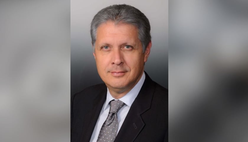 Zdjęcie portretowe - prof. Stavros A. Zenios