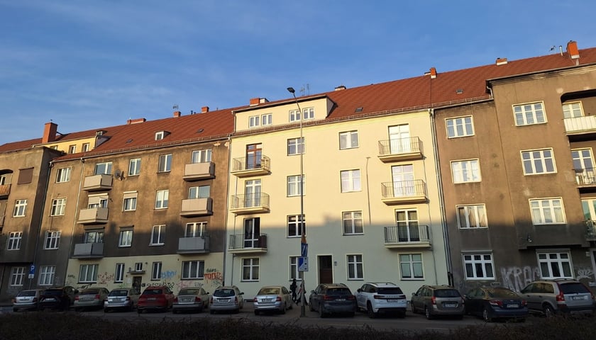 Wyremontowana kamienica przy Wyszyńskiego 140