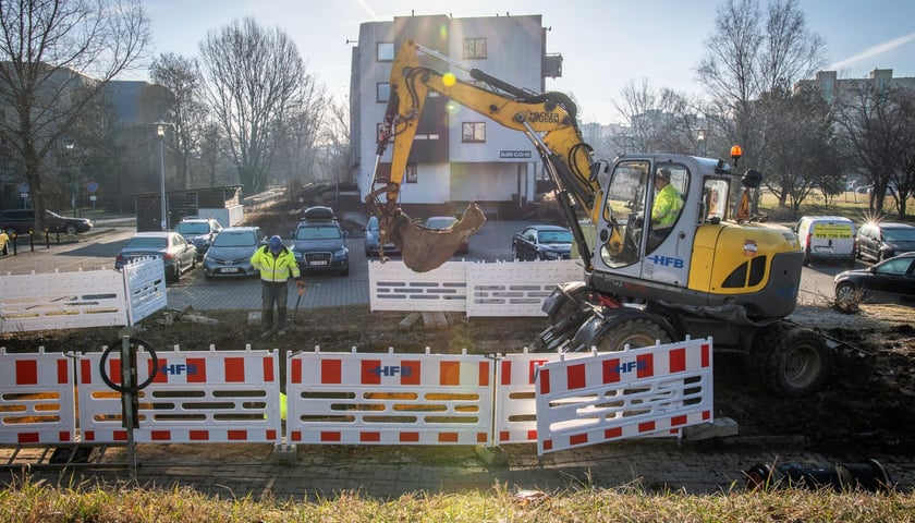 Budowa wodociągu na ulicy Bajana