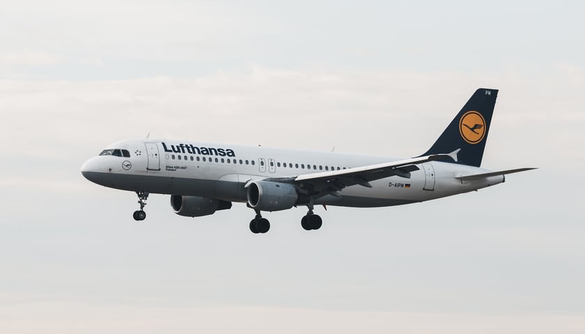 Samolot linii lotniczych Lufthansa, zdjęcie ilustracyjne