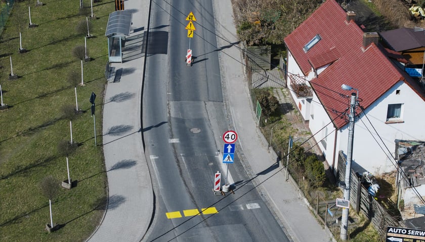 Remont ulicy Żernickiej - tymczasowa organizacja ruchu. Wrocław. 14.03.2026