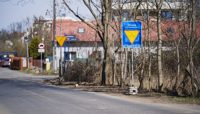 Remont ulicy Żernickiej - tymczasowa organizacja ruchu. Wrocław. 14.03.2026