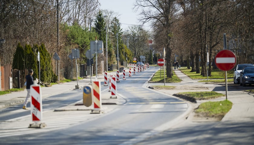 Remont ulicy Żernickiej - tymczasowa organizacja ruchu. Wrocław. 14.03.2026