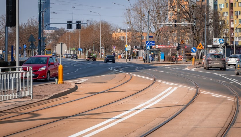 200-metrowy odcinek trasy autobusowo-tramwajowej jest już niemal gotowy. Za parę tygodni zaczną tędy jeździć autobusy