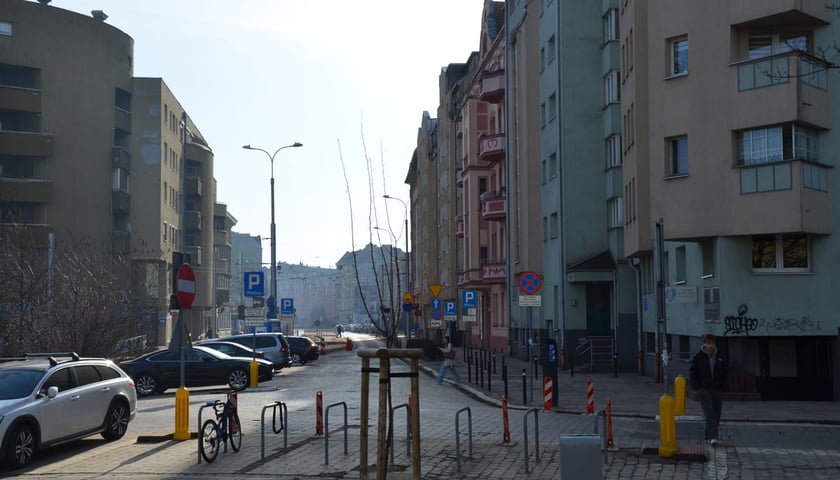 Ulica Gliniana dziś. Po prawej stronie budynek nr 59.