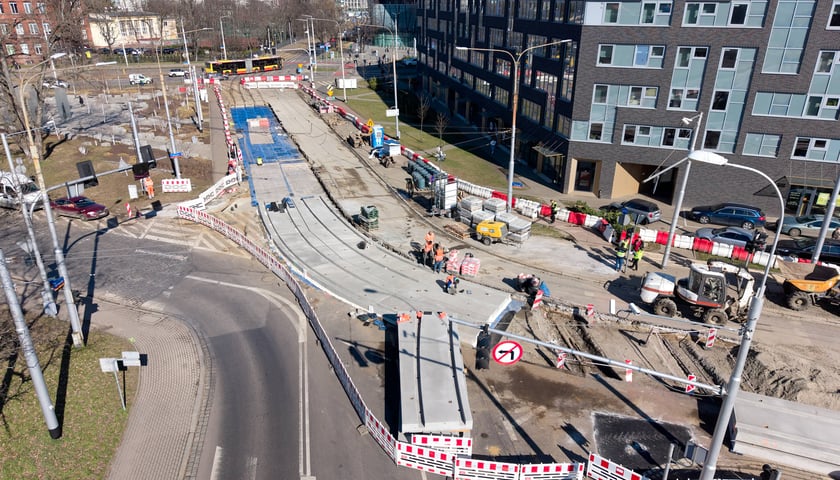 Remont torowiska w rejonie skrzyżowania Glinianej z Borowską
