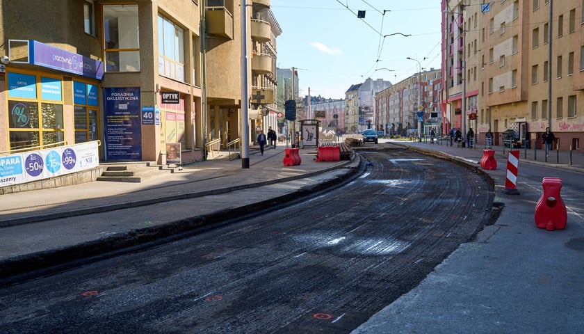 Remont torowiska w rejonie skrzyżowania Glinianej z Łódzką