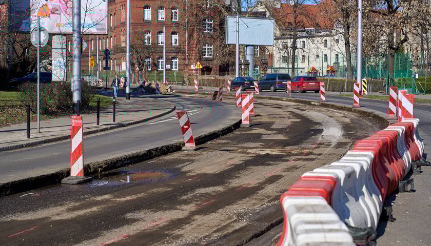 Remont torowiska w rejonie skrzyżowania Glinianej z Łódzką