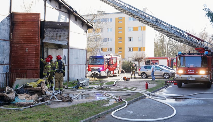 Akcja straży pożarnej na terenie szpitala przy ulicy Kamieńskiego  