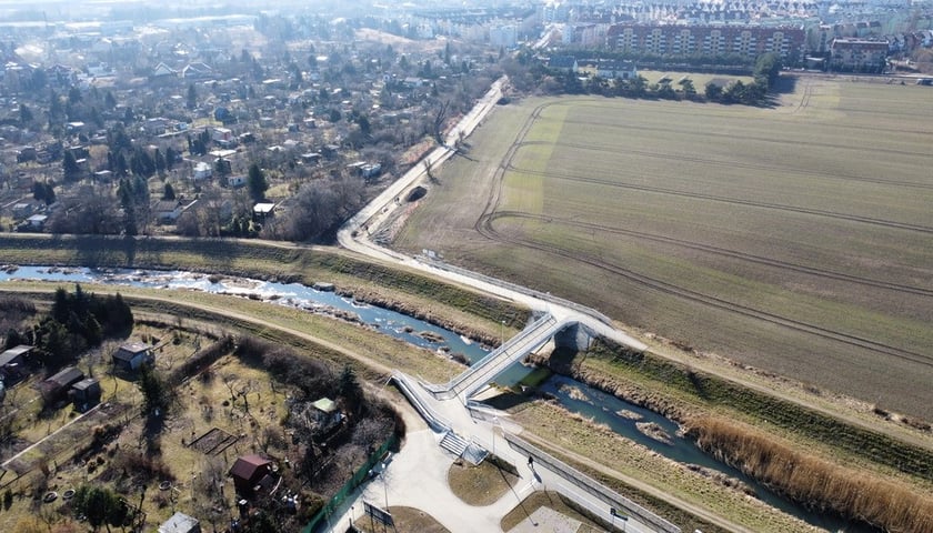 Widok na budowę ulicy Trawowej
