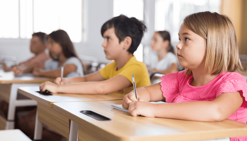 Uczniowie podczas lekcji, zdjęcie ilustracyjne