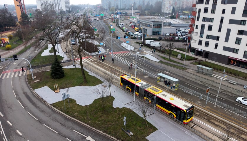Na trasie autobusowo-tramwajowej na Bardzkiej trwają prace porządkowe. W sobotę wjeżdżają tu autobusy 